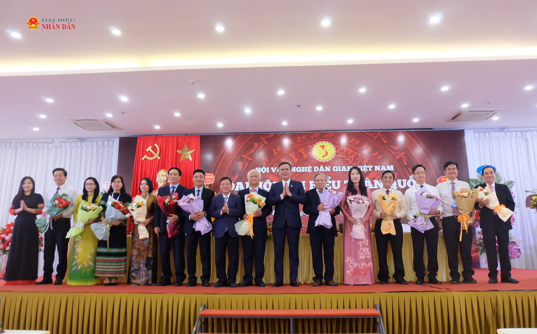 Ban chấp hành khóa IX ra mắt Đại hội
