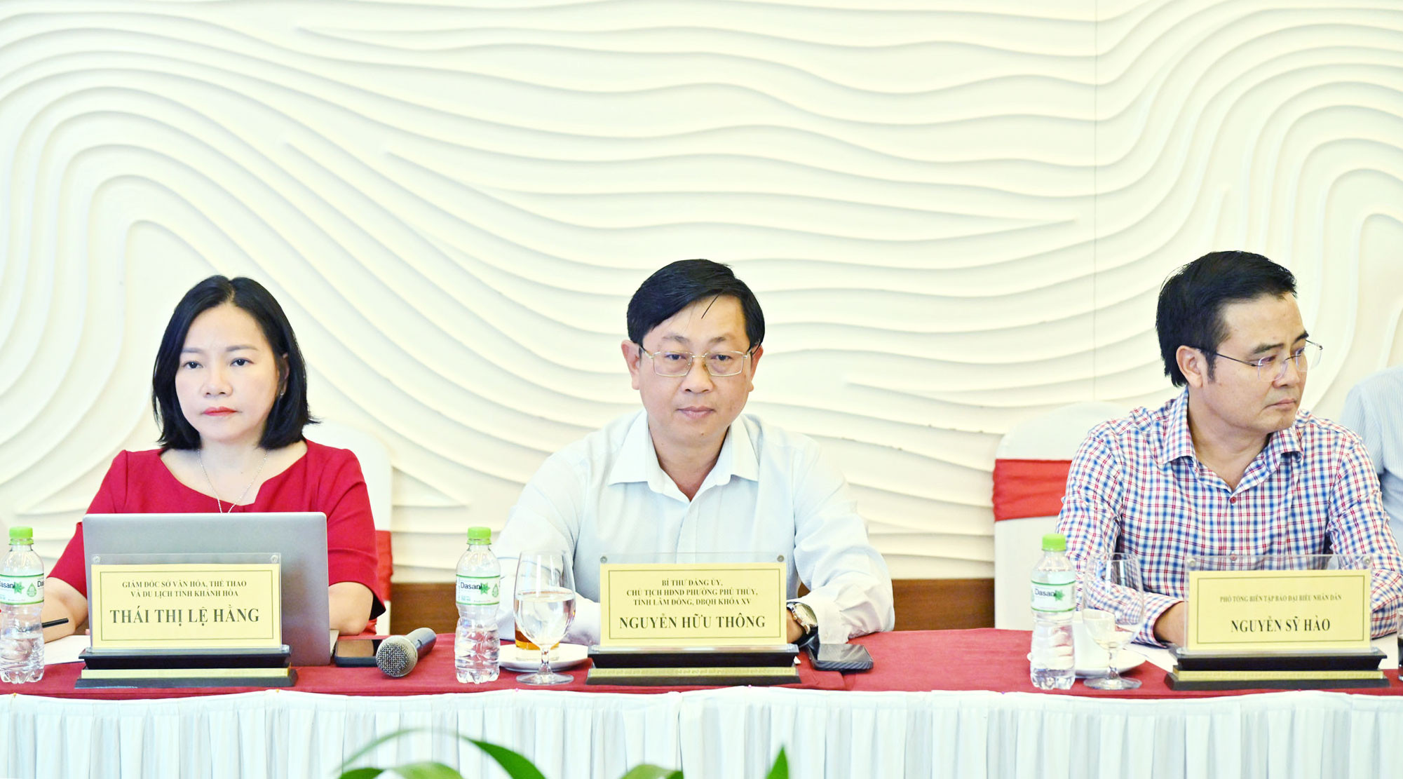 Các đại biểu dự tọa đàm