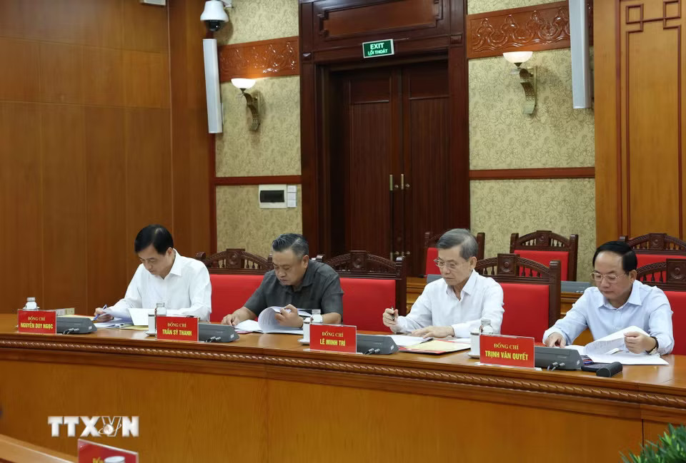 Các đại biểu tham dự cuộc làm việc của Tổng Bí thư, Chủ tịch nước Tô Lâm với Ban Chính sách, chiến lược Trung ương