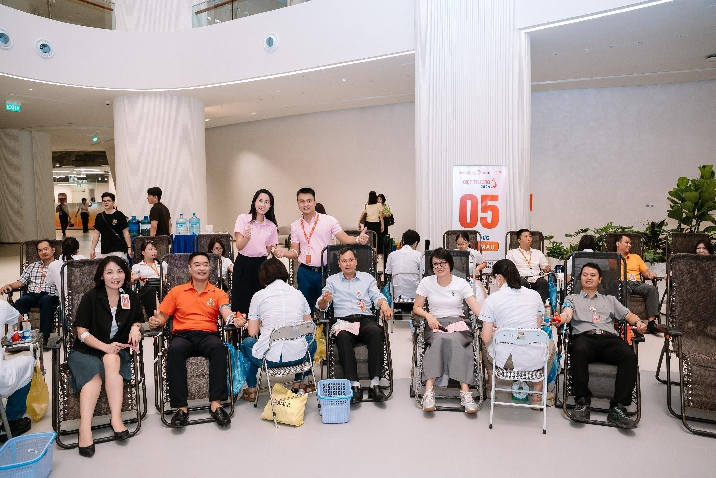 Nhiều đội nhóm đã tham gia chương trình Giọt Thương từ những mùa đầu. Năm nay, họ tiếp tục rủ nhau đăng ký, cùng chờ đến lượt và động viên khi hiến máu