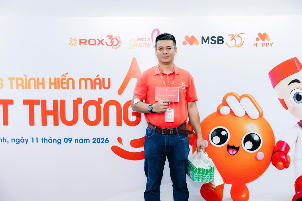 Từ Hà Nội, Giọt Thương tiếp tục diễn ra tại TP. HCM ngày 11/9. 100 đơn vị máu được trao tặng cho ngân hàng máu của Bệnh viện Truyền máu - Huyết học TP. HCM, góp thêm nguồn máu phục vụ điều trị