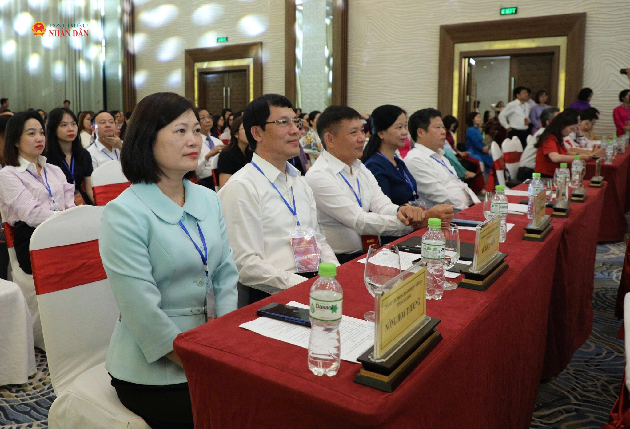 Chánh Văn phòng Đoàn ĐBQH và HĐND tỉnh Nghệ An Bùi Duy Sơn và đại biểu các địa phương dự hội nghị