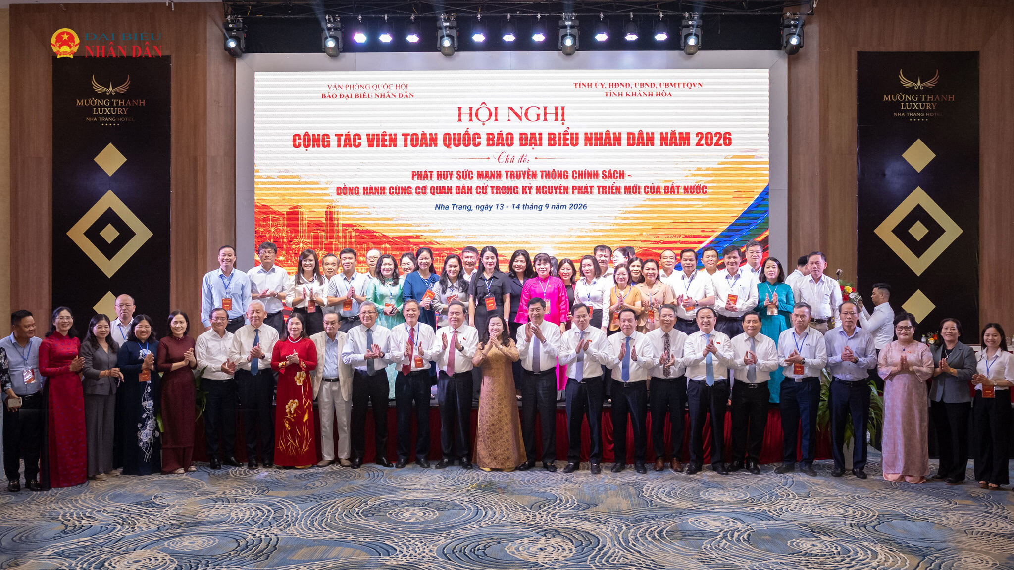 Chủ tịch Quốc hội Trần Thanh Mẫn với các đại biểu dự hội nghị