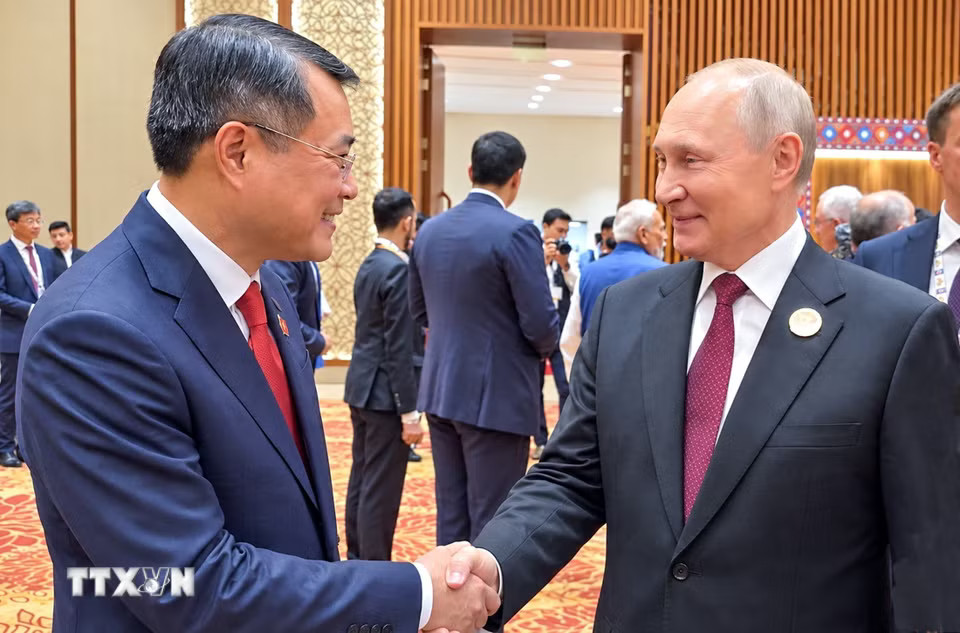 Thủ tướng Lê Minh Hưng gặp Tổng thống Liên bang Nga V. Putin