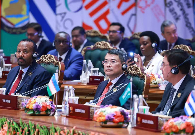 Thủ tướng Lê Minh Hưng phát biểu tại phiên họp về “Tự cường, đổi mới sáng tạo, hợp tác và phát triển bền vững: Định hình tương lai tăng trưởng bao trùm toàn cầu”