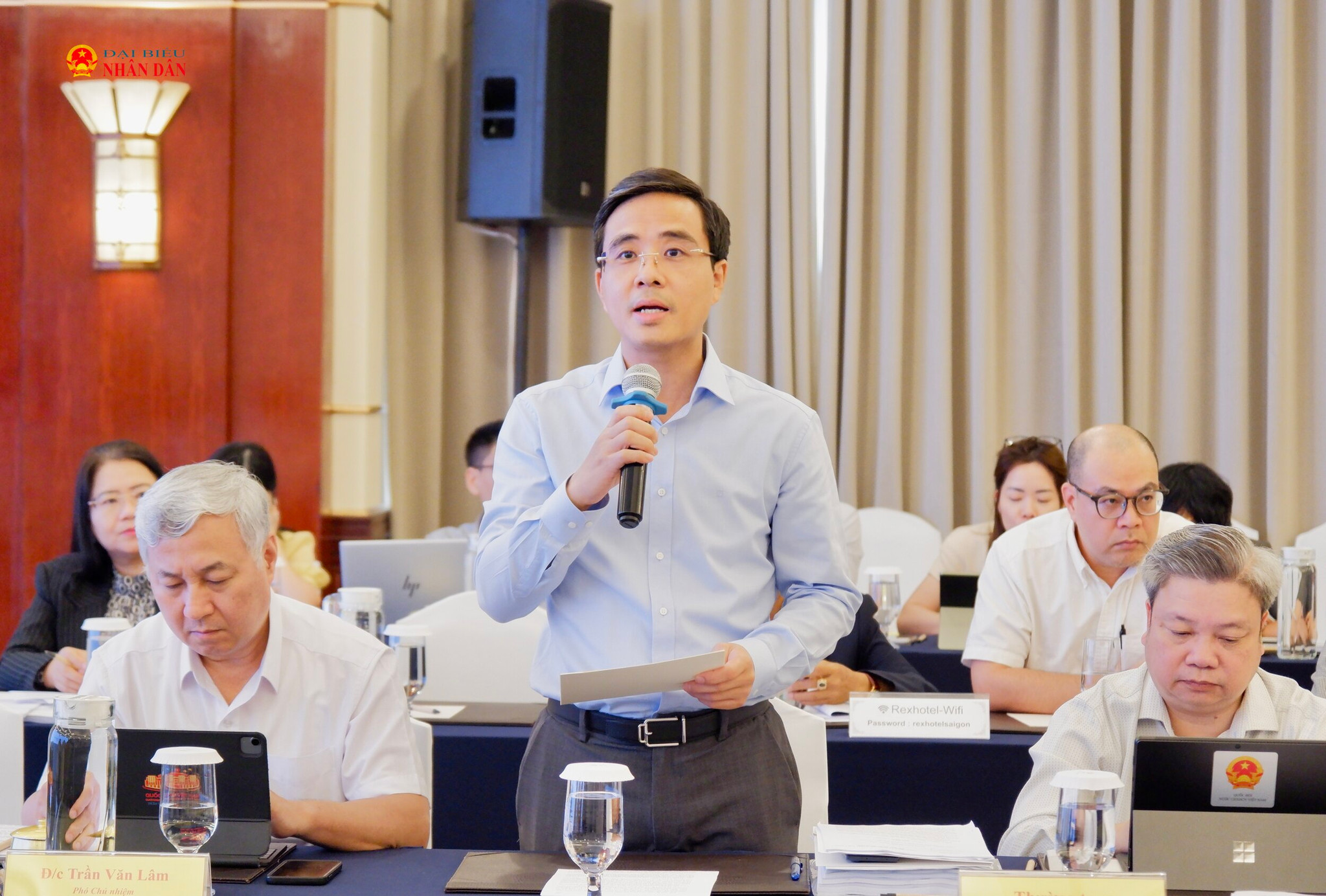 Phó Trưởng Tiểu ban Kinh tế ngành và đất đai, Ủy ban Kinh tế và Tài chính Nguyễn Thành Công gợi ý một số nội dung để các đại biểu tập trung trao đổi về dự án Luật Kinh doanh bất động sản