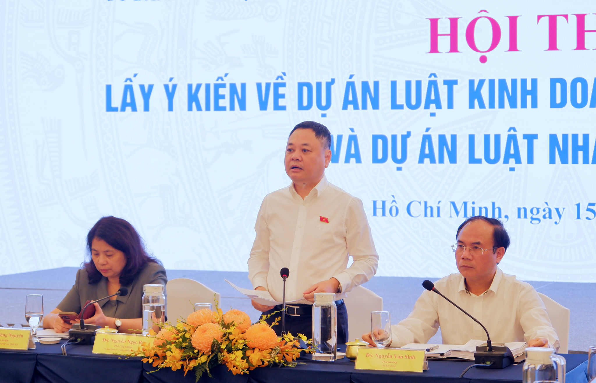 Phó Chủ nhiệm Ủy ban Kinh tế và Tài chính Nguyễn Ngọc Bảo phát biểu tại hội thảo