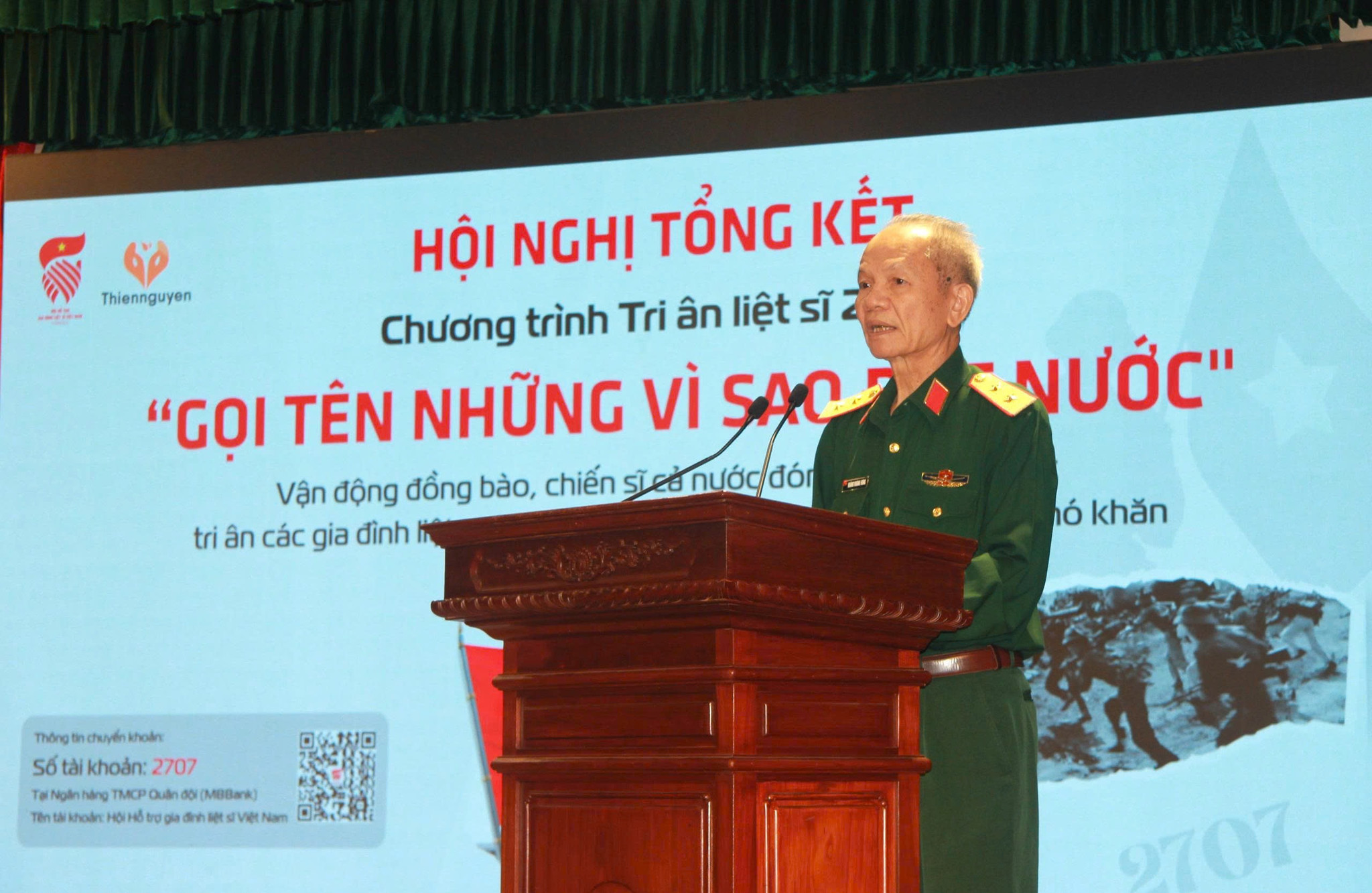 Trung tướng Hoàng Khánh Hưng, Chủ tịch Hội Hỗ trợ gia đình liệt sĩ Việt Nam phát biểu tại hội nghị