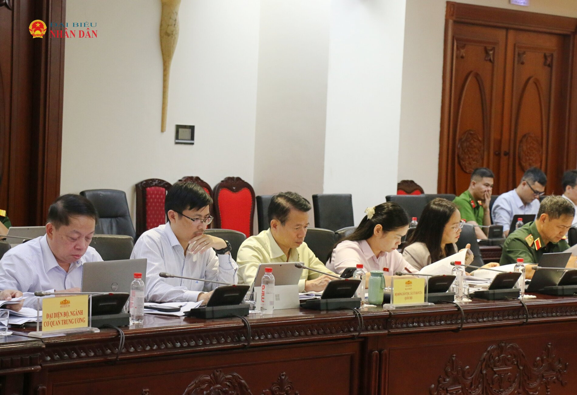 Các đại biểu tham dự phiên họp
