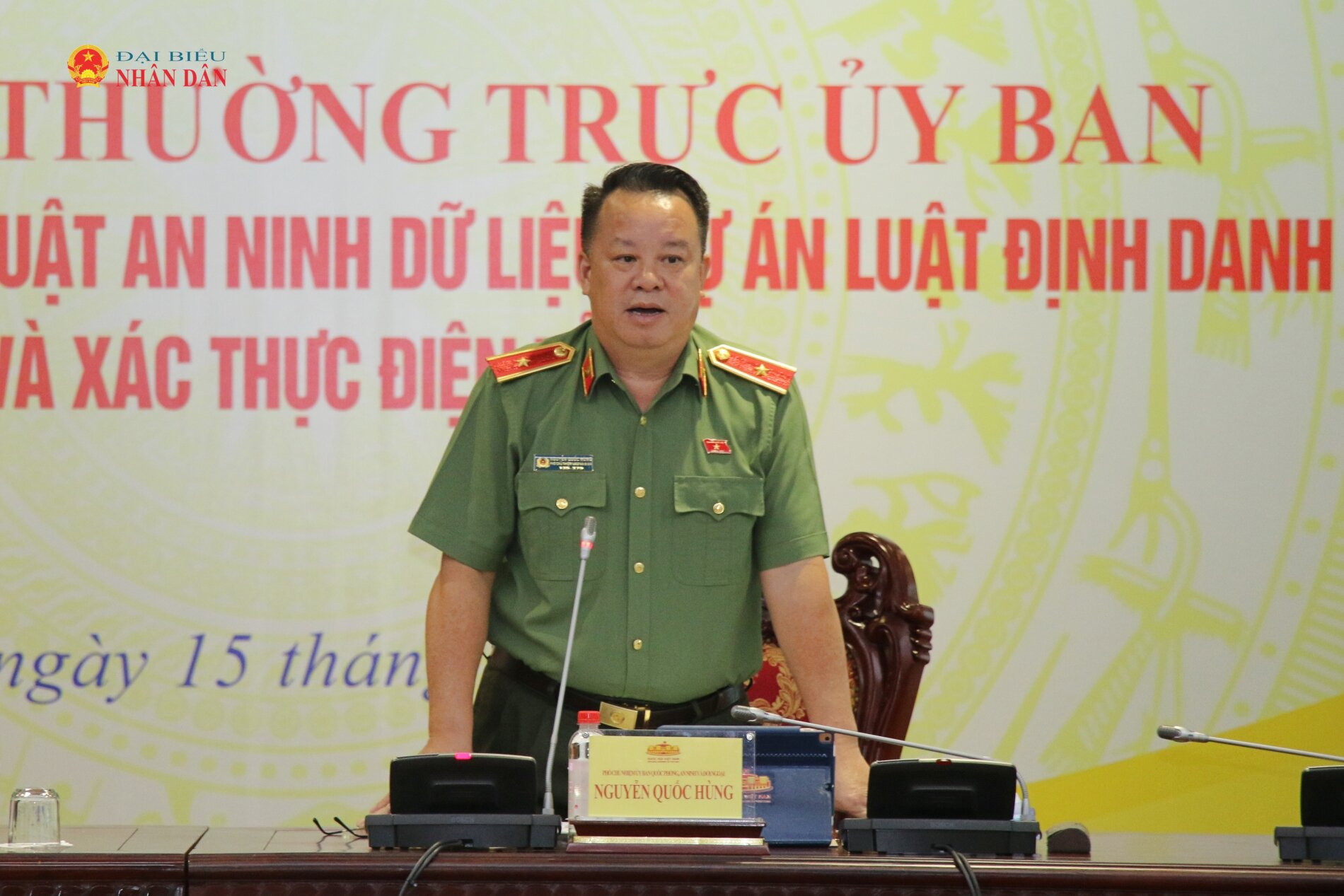 Phó Chủ nhiệm Ủy ban Quốc phòng, An ninh và Đối ngoại, Thiếu tướng Nguyễn Quốc Hùng phát biểu