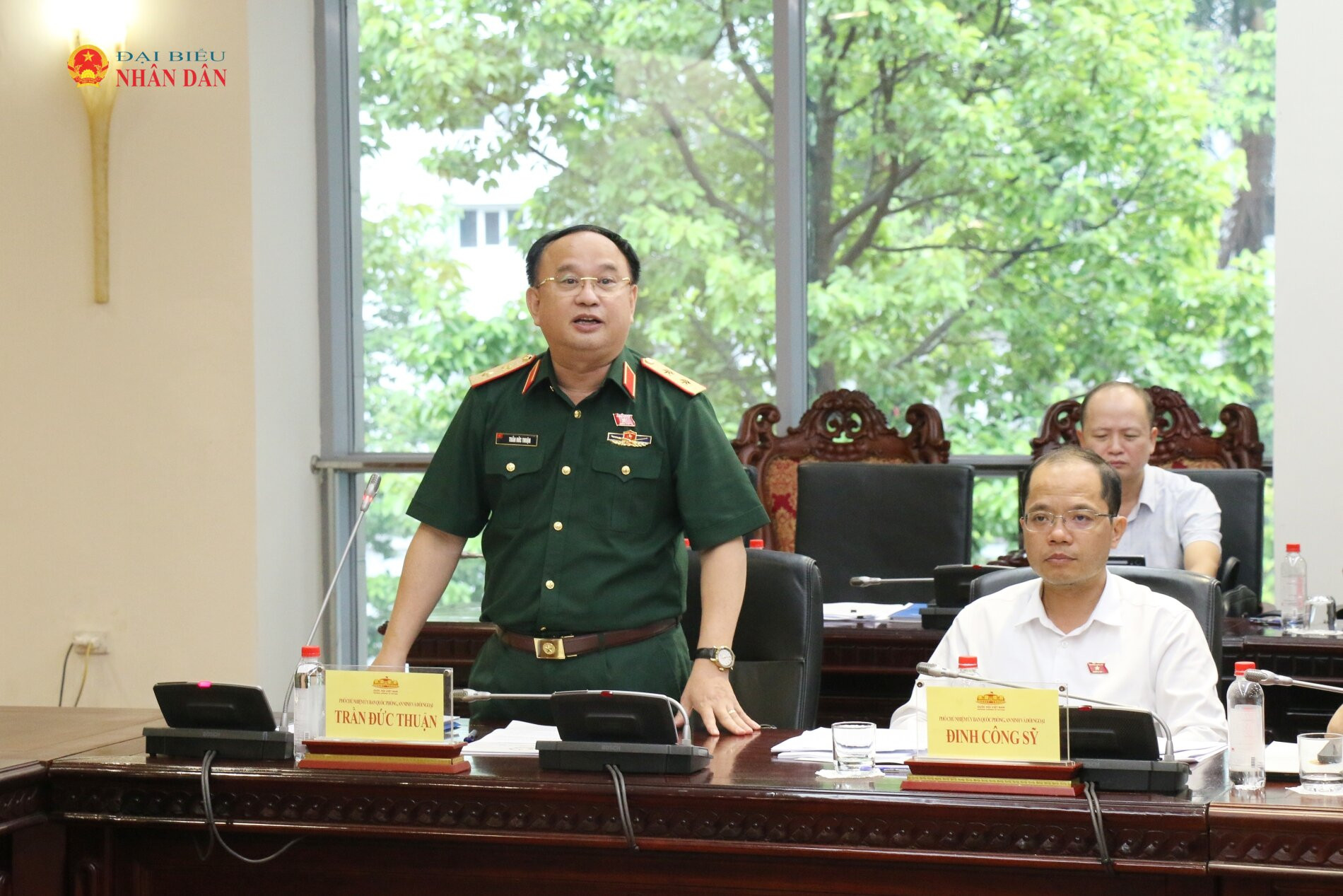 Phó Chủ nhiệm Ủy ban Quốc phòng, An ninh và Đối ngoại, Trung tướng Trần Đức Thuận phát biểu