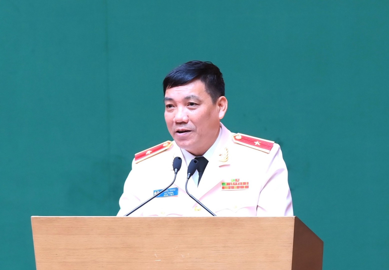 Cục trưởng Cục Công nghệ thông tin và Cơ yếu phát biểu tiếp thu ý kiến chỉ đạo Thiếu tướng Lê Khắc Thuyết