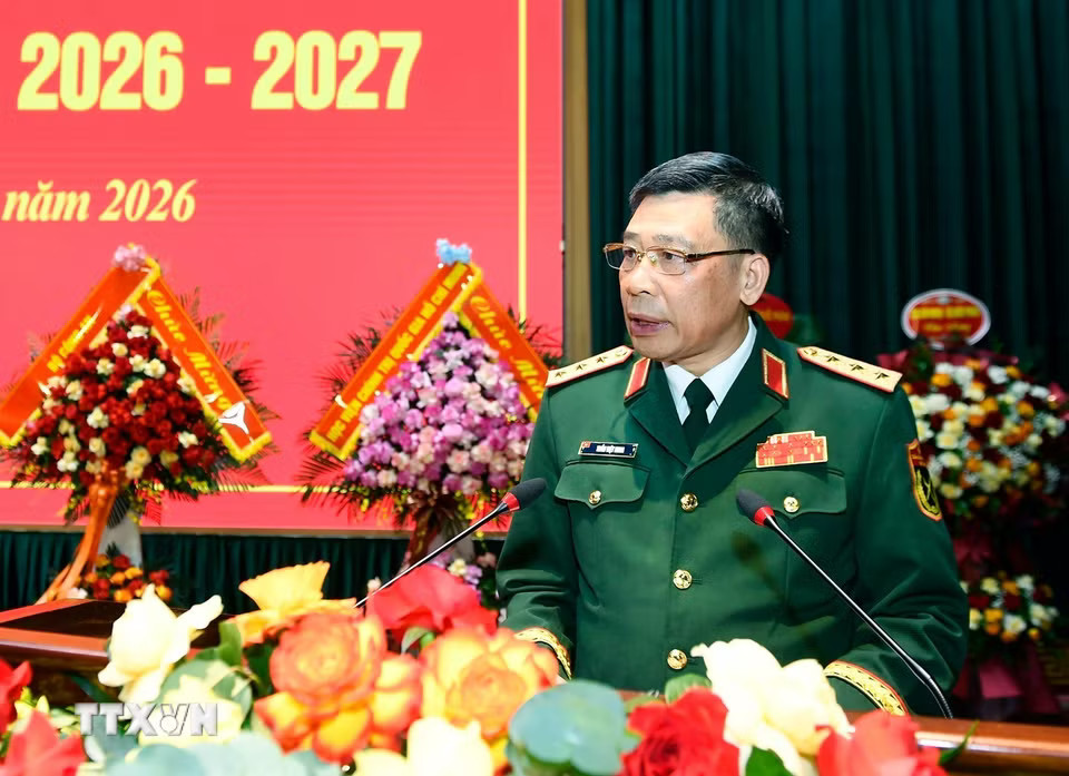 Thượng tướng, Phó Giáo sư, Tiến sĩ Trần Việt Khoa, Giám đốc Học viện Quốc phòng phát biểu