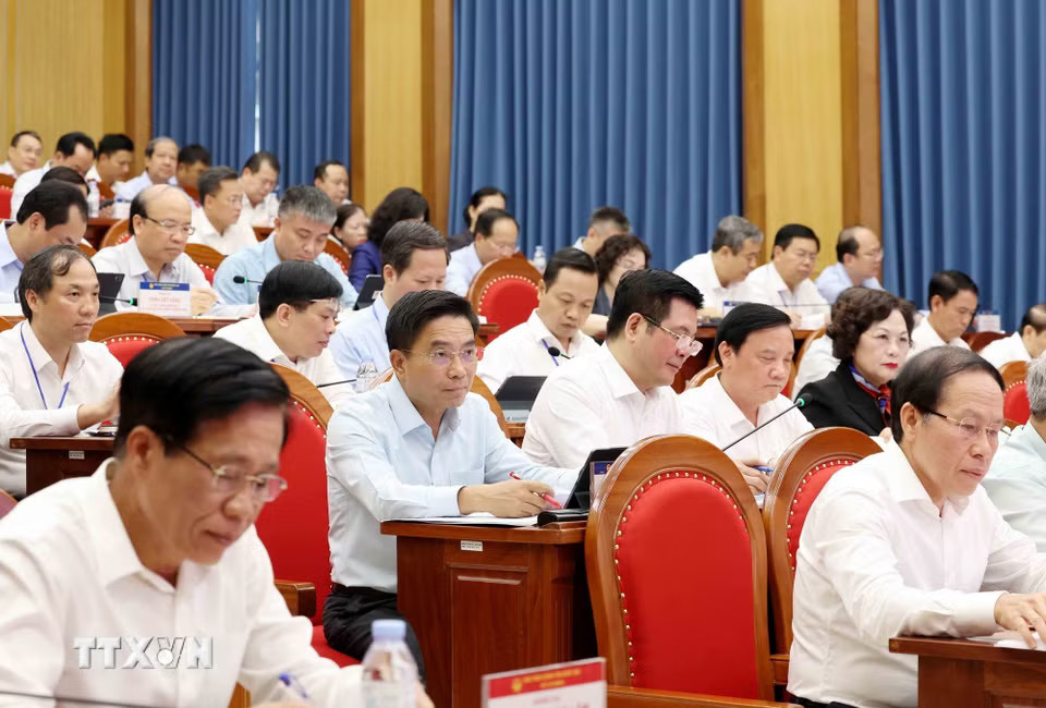Các đồng chí Uỷ viên Trung ương Đảng khoá XIV tham dự lớp học