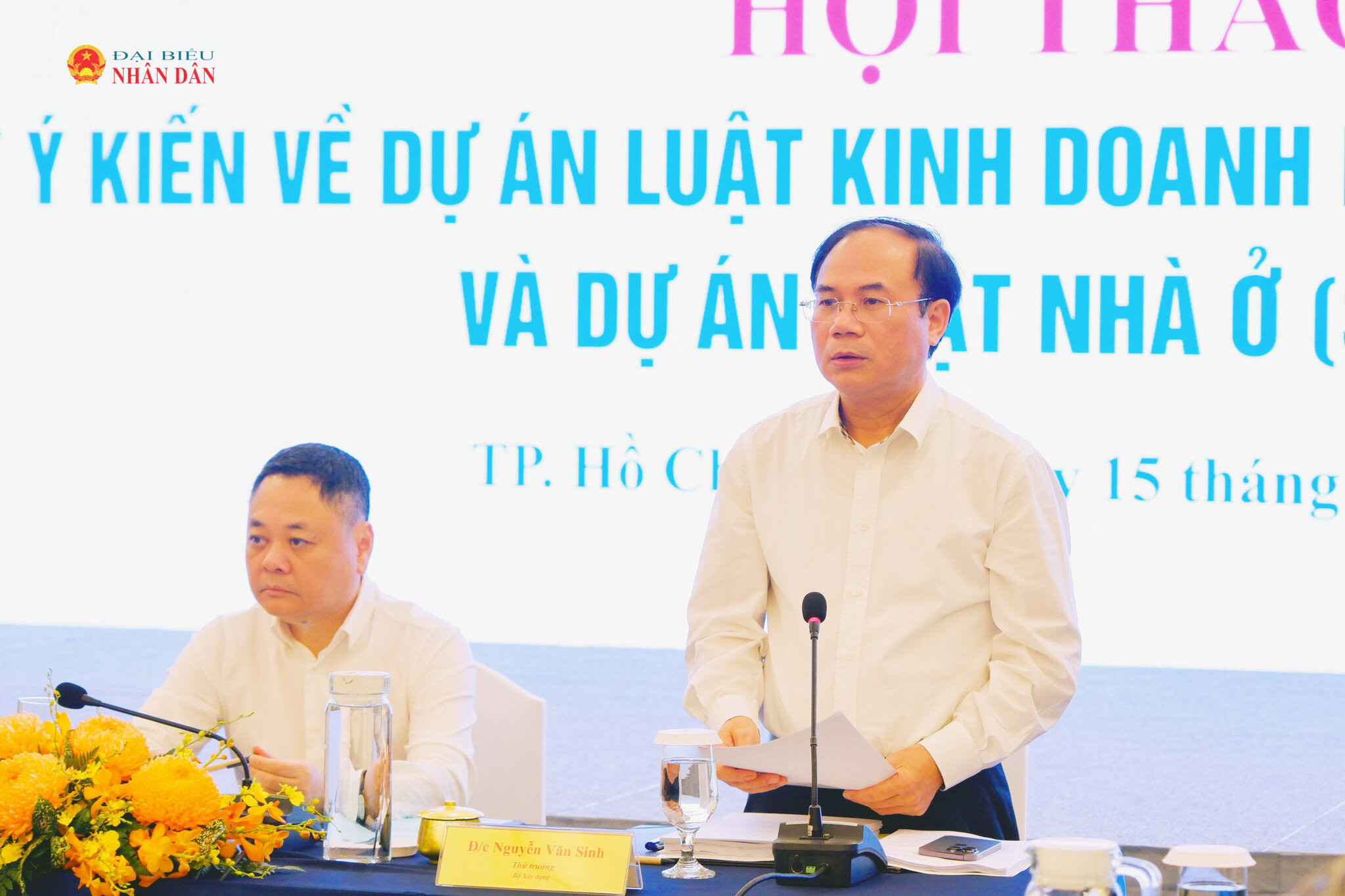 Thứ trưởng Bộ Xây dựng Nguyễn Văn Sinh phát biểu tại hội thảo