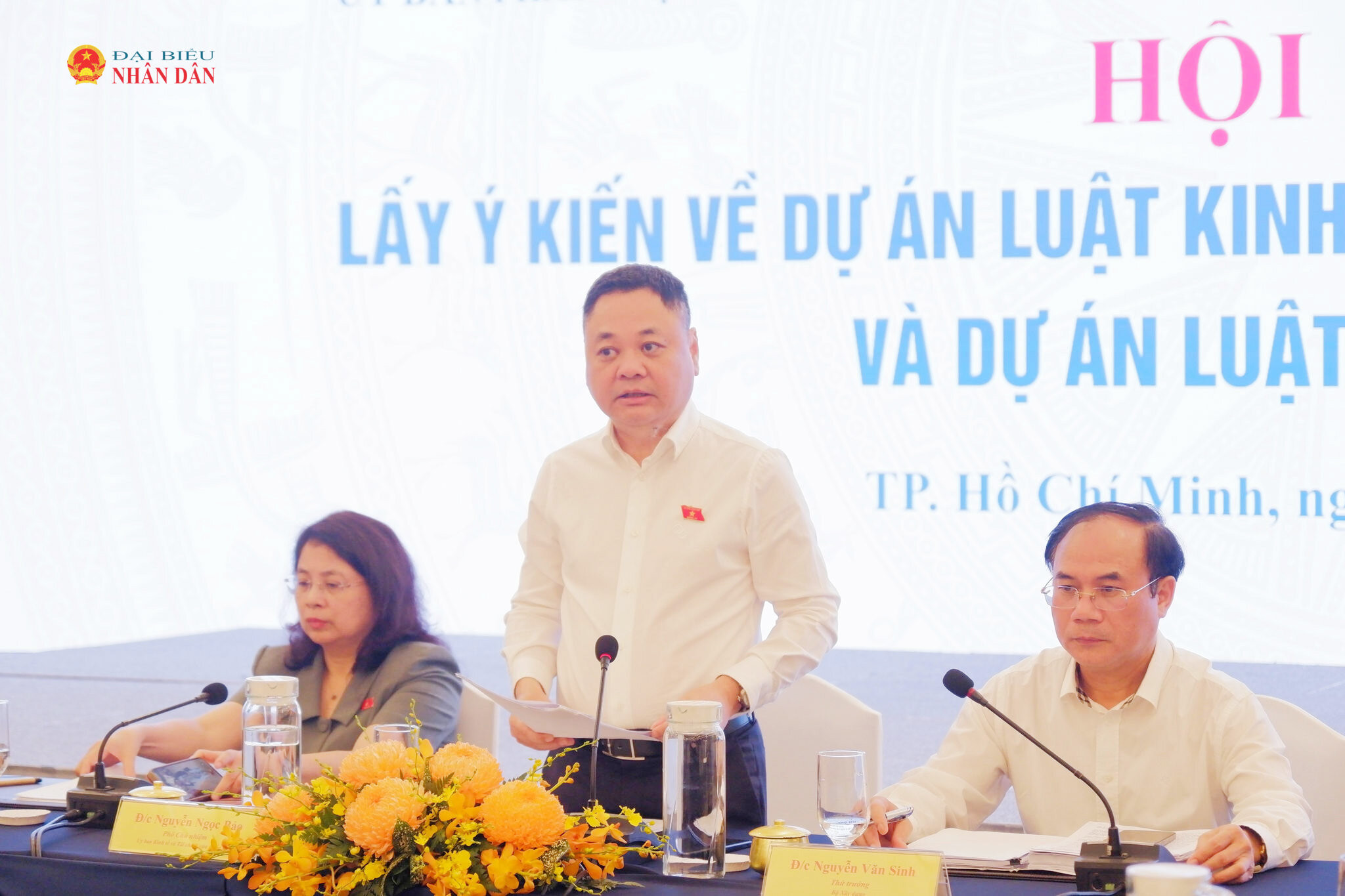 Phó Chủ nhiệm Ủy ban Kinh tế và Tài chính Nguyễn Ngọc Bảo phát biểu tại hội thảo