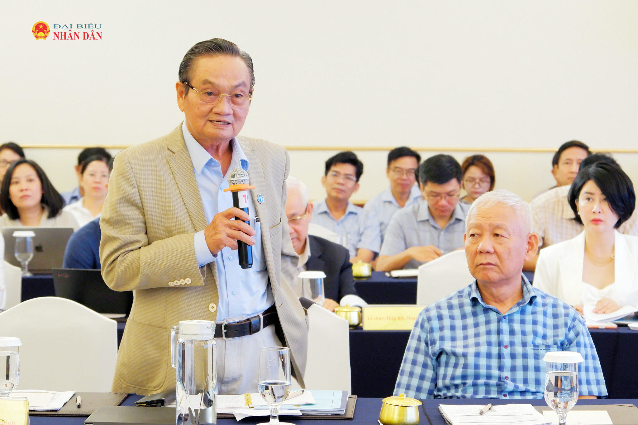 Chuyên gia kinh tế, TS. Trần Du Lịch phát biểu tại hội thảo