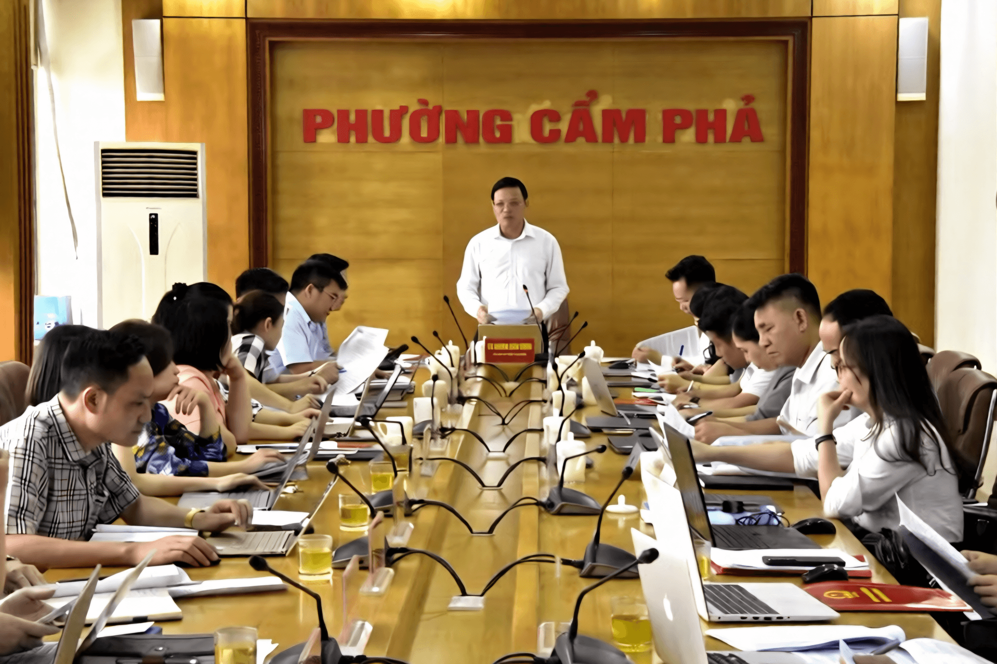 Tổ công tác do Phó Chủ tịch HĐND thành phố Quảng Ninh Nghiêm Xuân Cường làm Tổ trưởng làm việc tại phường Cẩm Phả