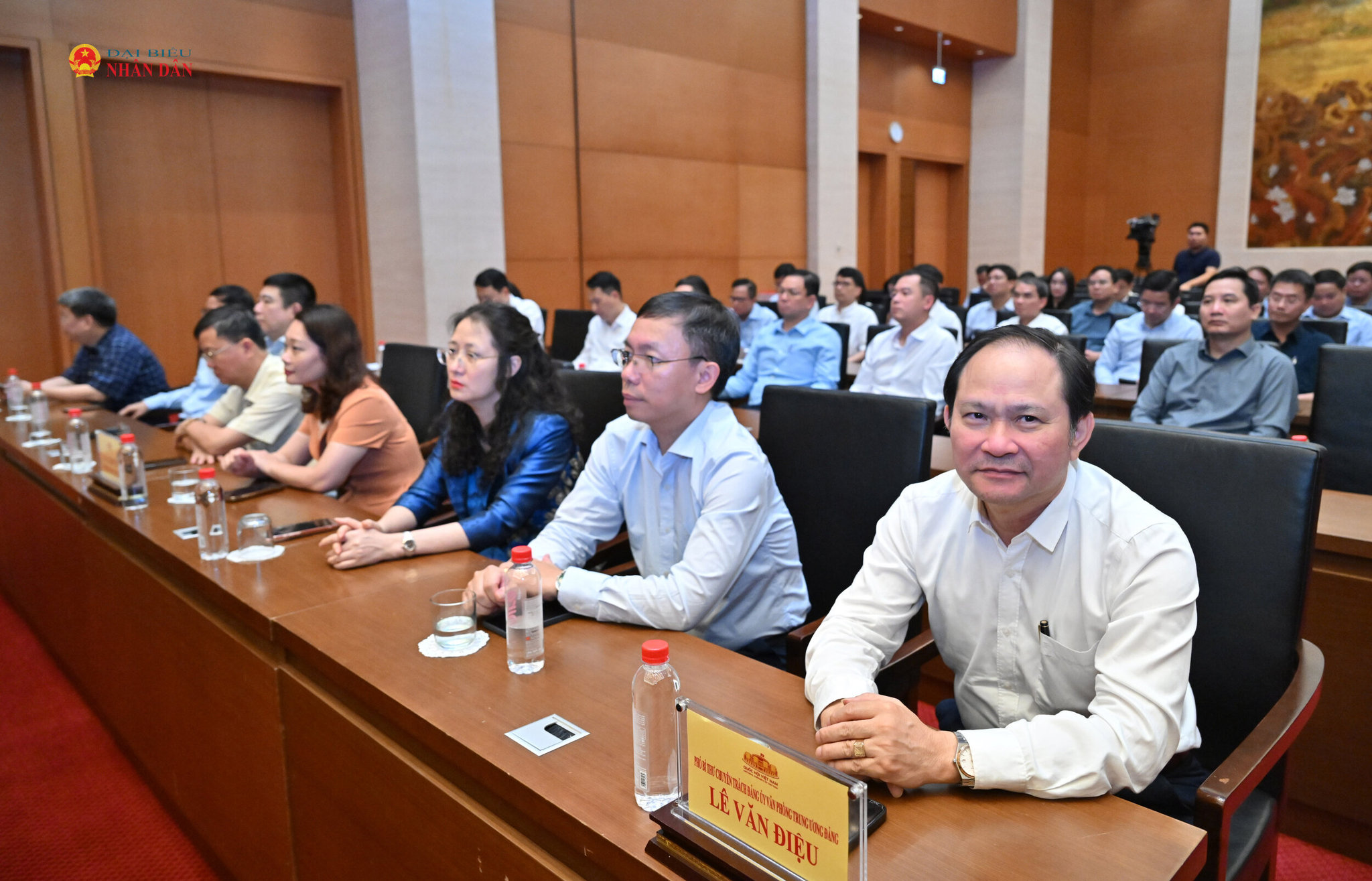 Các đại biểu tham dự buổi lễ.