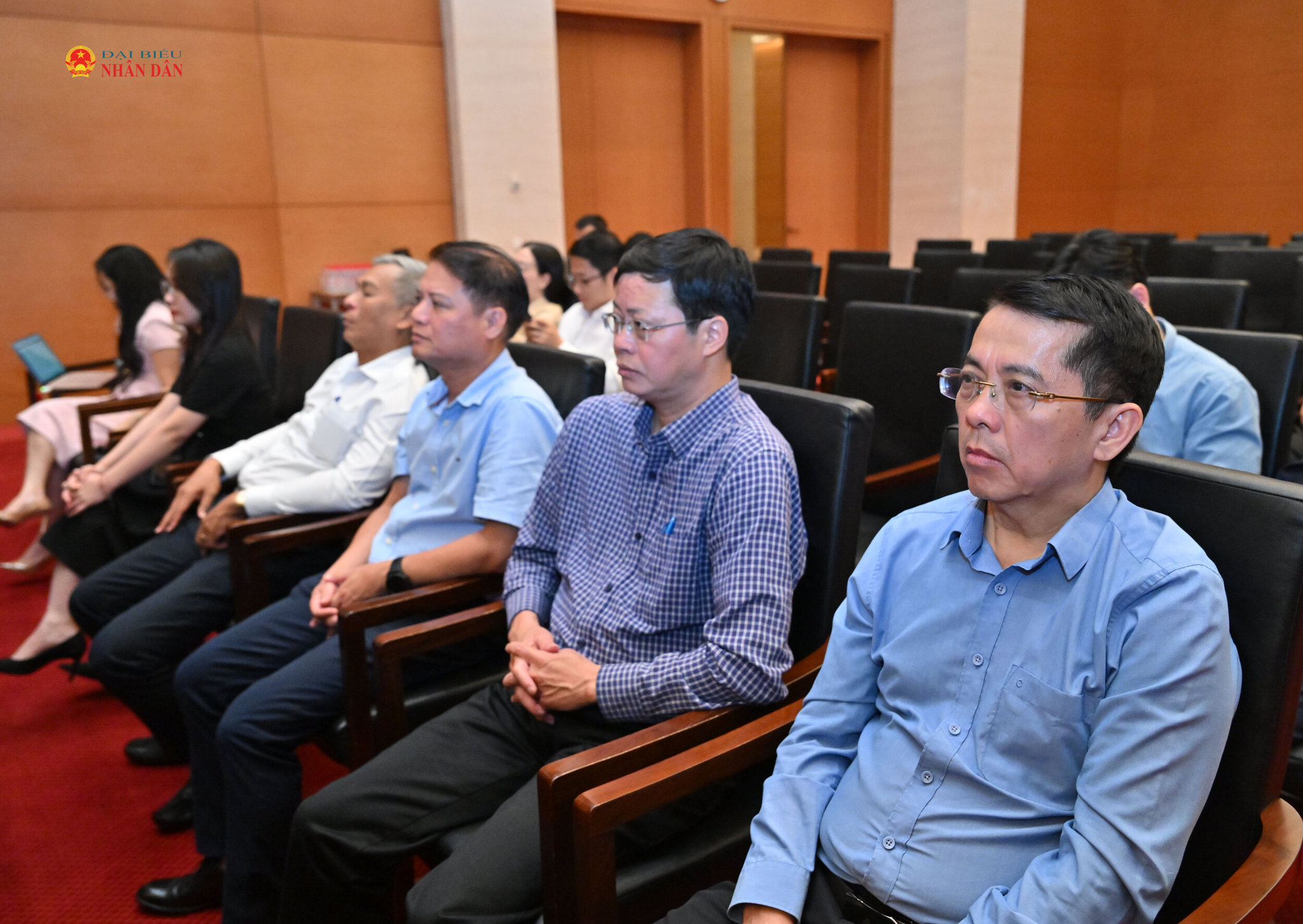 Các đại biểu tham dự buổi lễ.