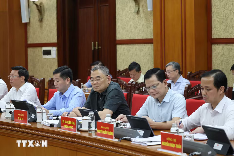 Các đại biểu tham dự Phiên họp thứ hai Thường trực Ban Chỉ đạo Trung ương về Tổng kết thực tiễn và nghiên cứu sửa đổi, bổ sung Điều lệ Đảng