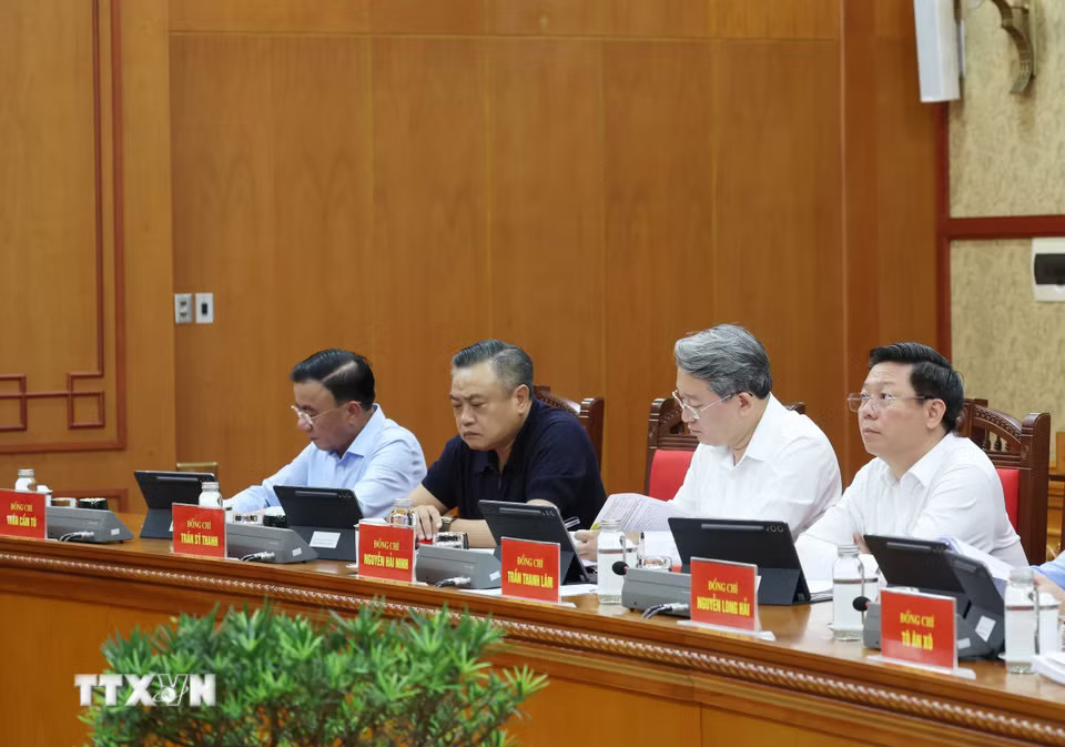 Các đại biểu tham dự Phiên họp thứ hai Thường trực Ban Chỉ đạo Trung ương về Tổng kết thực tiễn và nghiên cứu sửa đổi, bổ sung Điều lệ Đảng