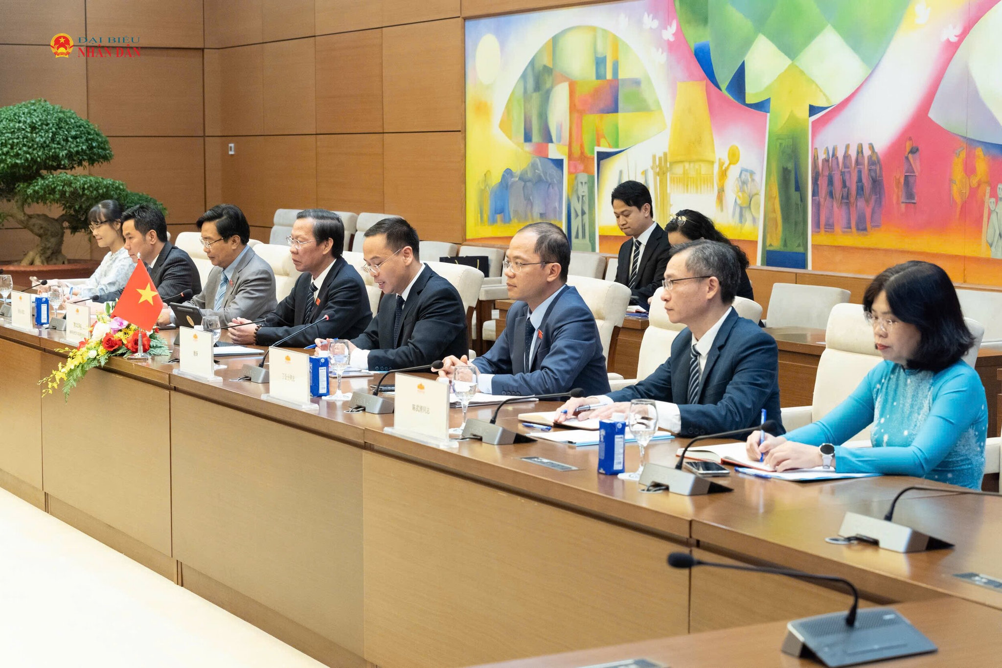 Đoàn đại biểu Ủy ban Kinh tế và Tài chính Quốc hội Việt Nam tại hội đàm