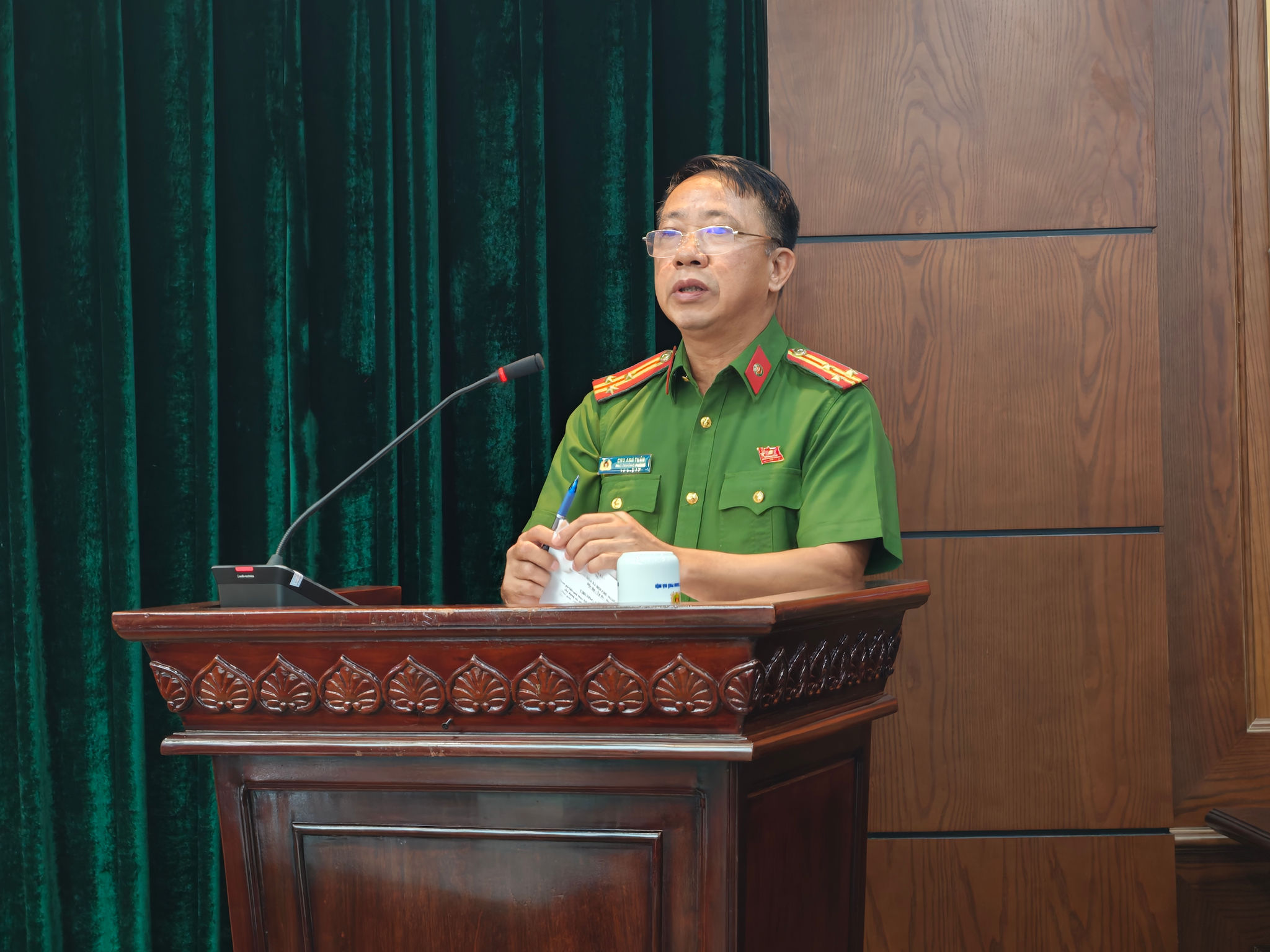 Thượng tá Chu Anh Tuấn, Phó Trưởng phòng Cảnh sát điều tra tội phạm về ma túy trình bày báo cáo