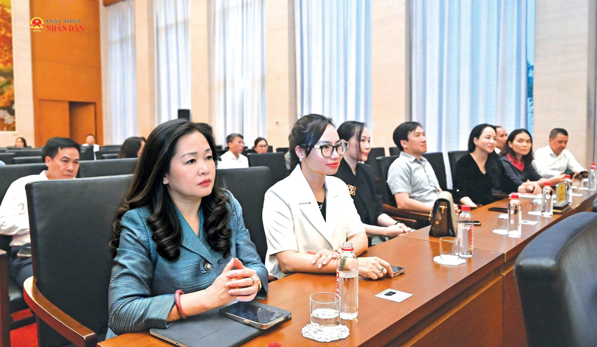 Các đại biểu tham dự buổi lễ.