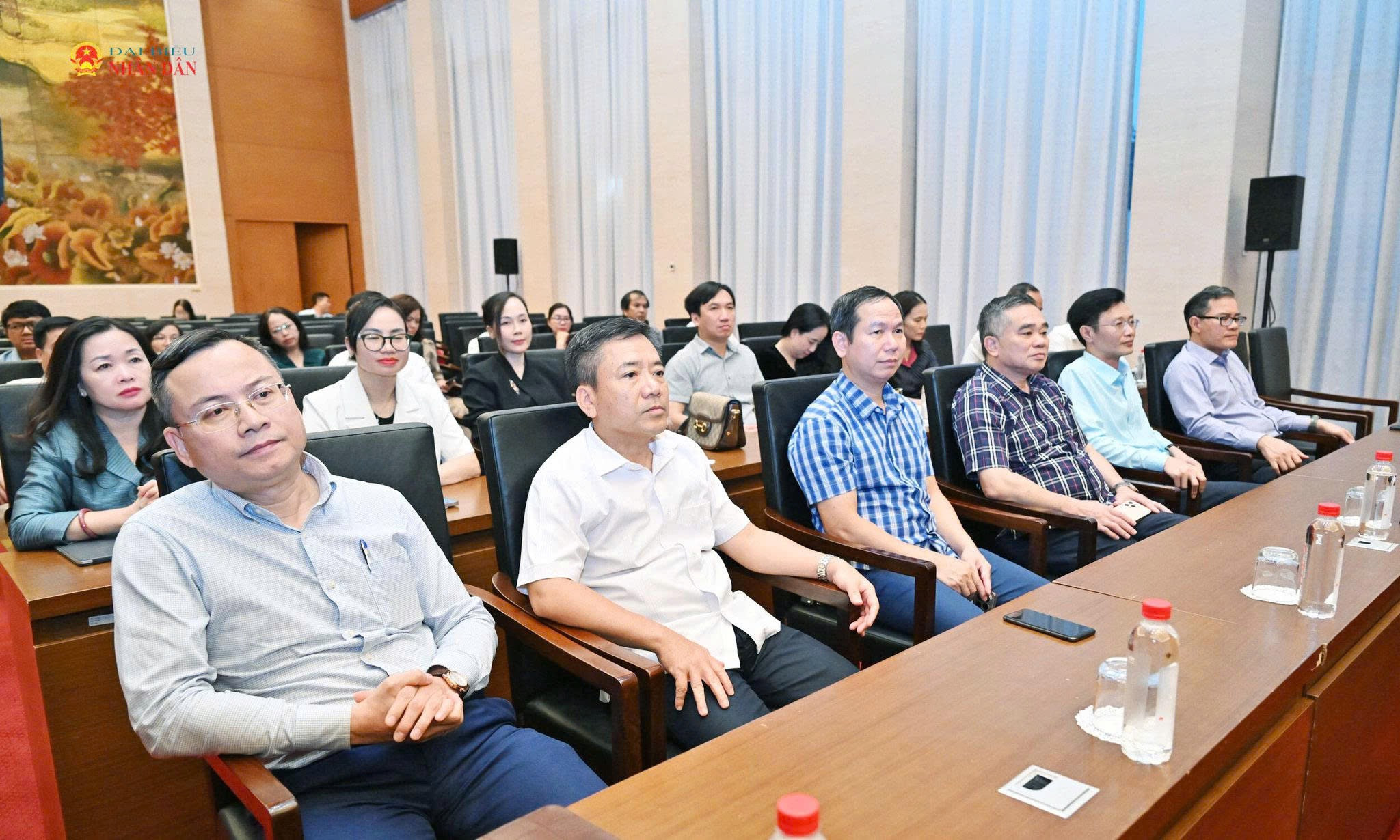 Các đại biểu tham dự buổi lễ.