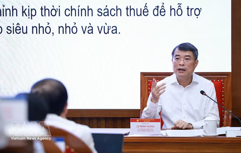 Prime Minister Le Minh Hung delivered a thematic presentation to participants of the second refresher course on knowledge and skills for members of the 14th Party Central Committee on September 16, 2026. (Photo: VNA)