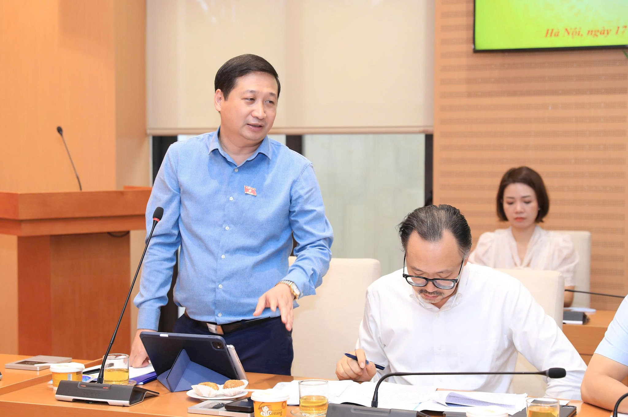 Ủy viên chuyên trách Ủy ban Khoa học, Công nghệ và Môi trường của Quốc hội Ngô Sỹ Cường dự và phát biểu tại buổi giám sát