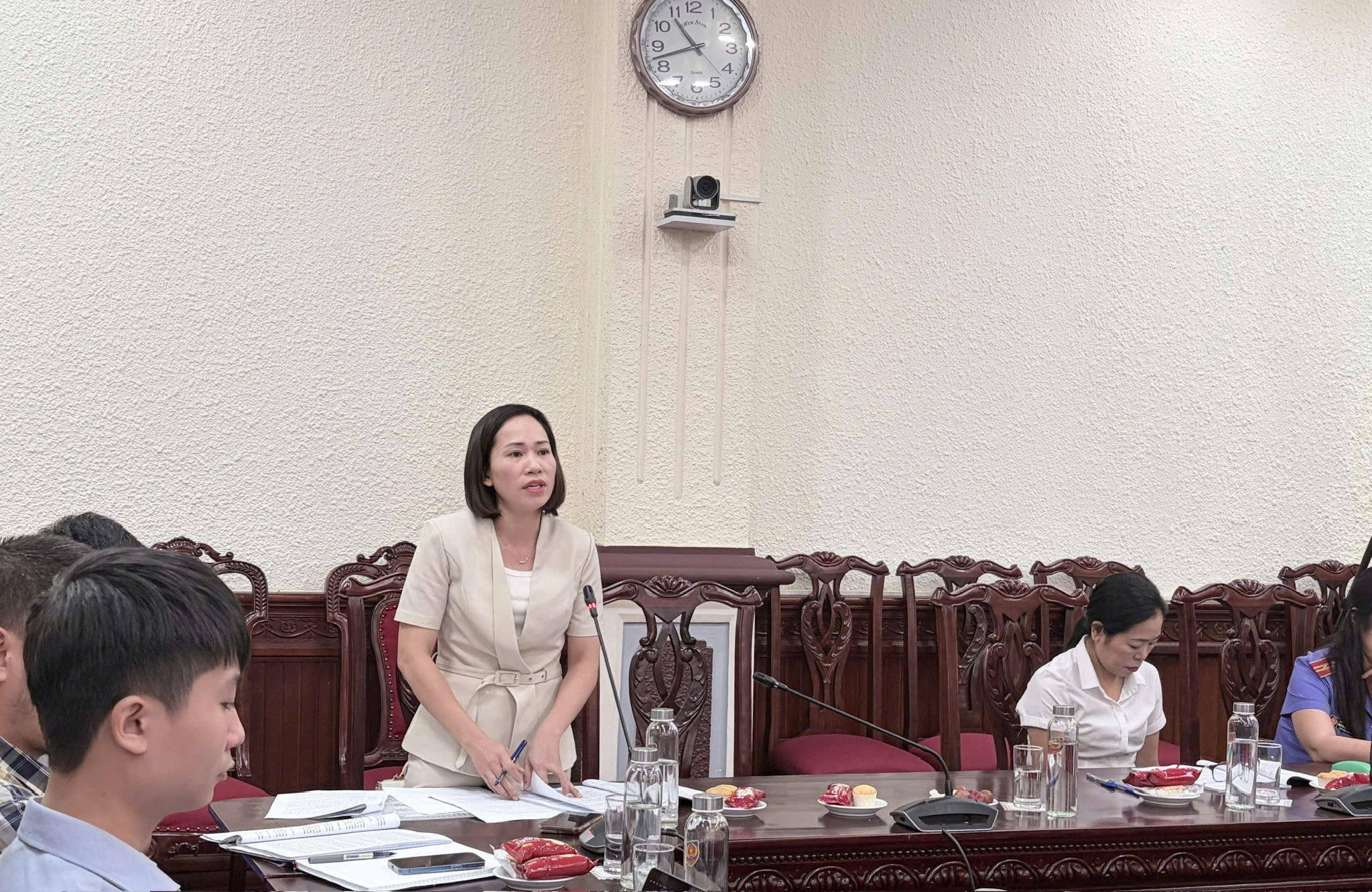 Các đại biểu phát biểu tại hội thảo