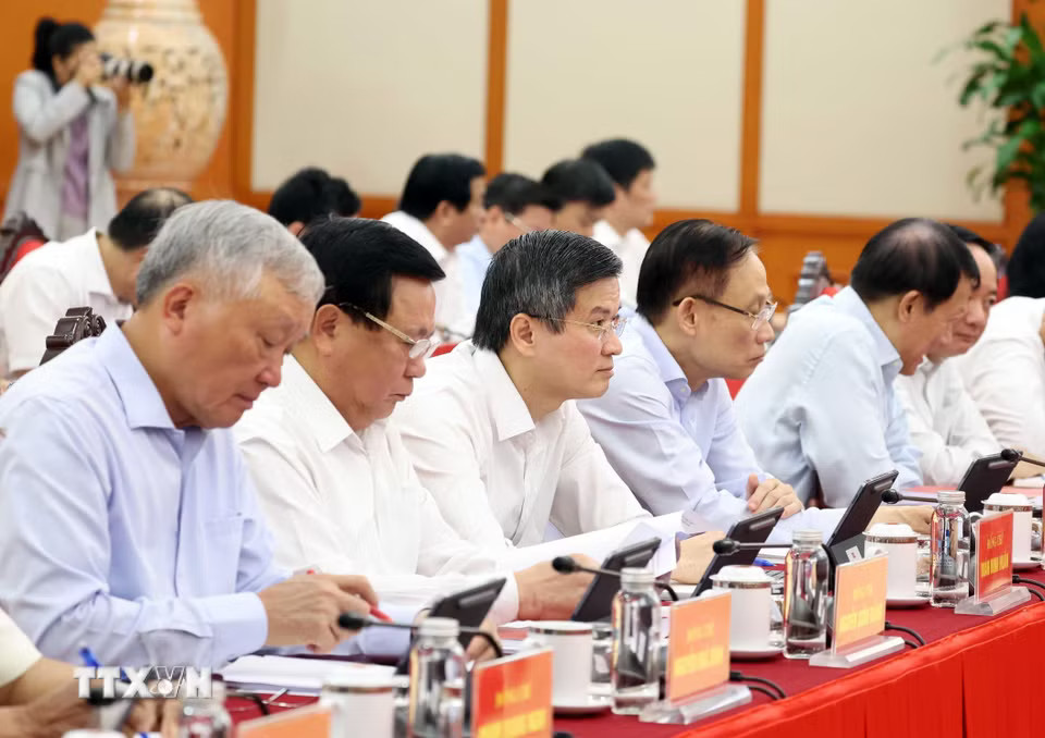 Các đại biểu tham dự Phiên họp