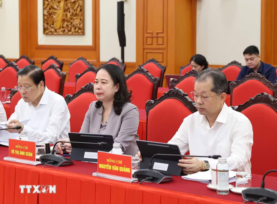 Các đại biểu tham dự Phiên họp