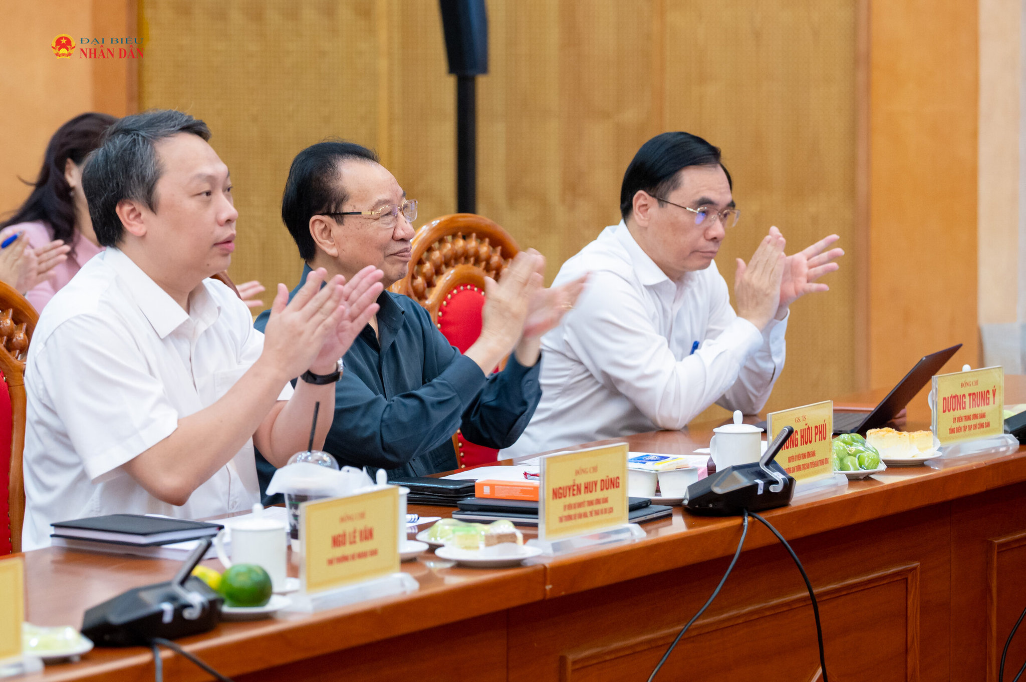 Các đại biểu dự cuộc làm việc