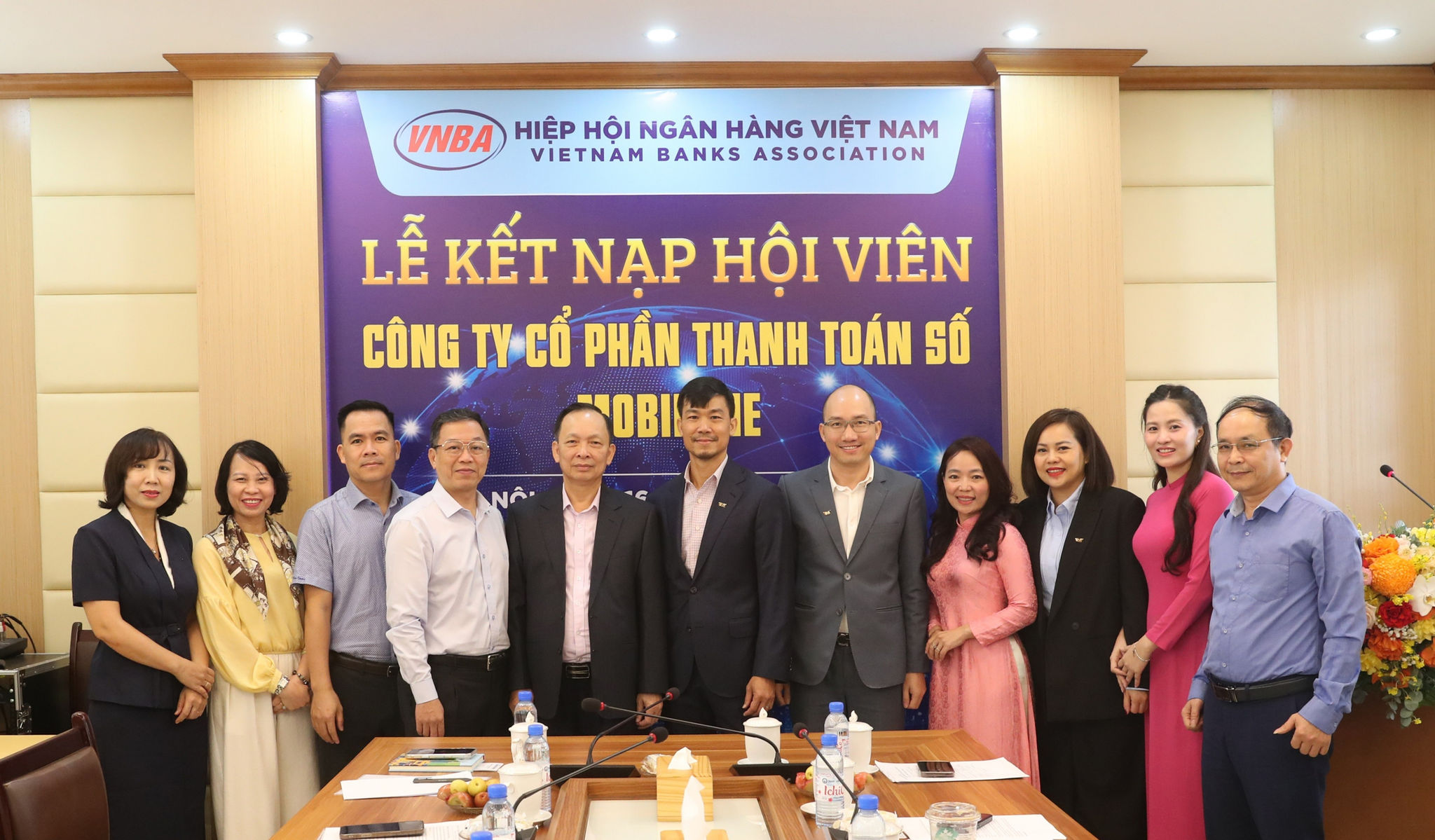 Đại diện VNBA và MDP chụp ảnh lưu niệm