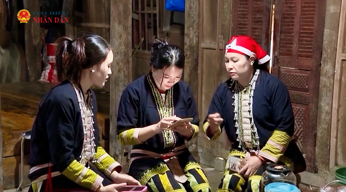 Công nghệ số ngày càng hiện diện trong đời sống của đồng bào vùng cao Lào Cai