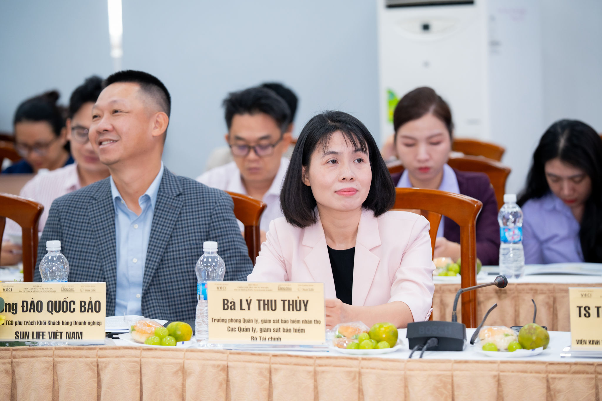 Các đại biểu tham dự chương trình.