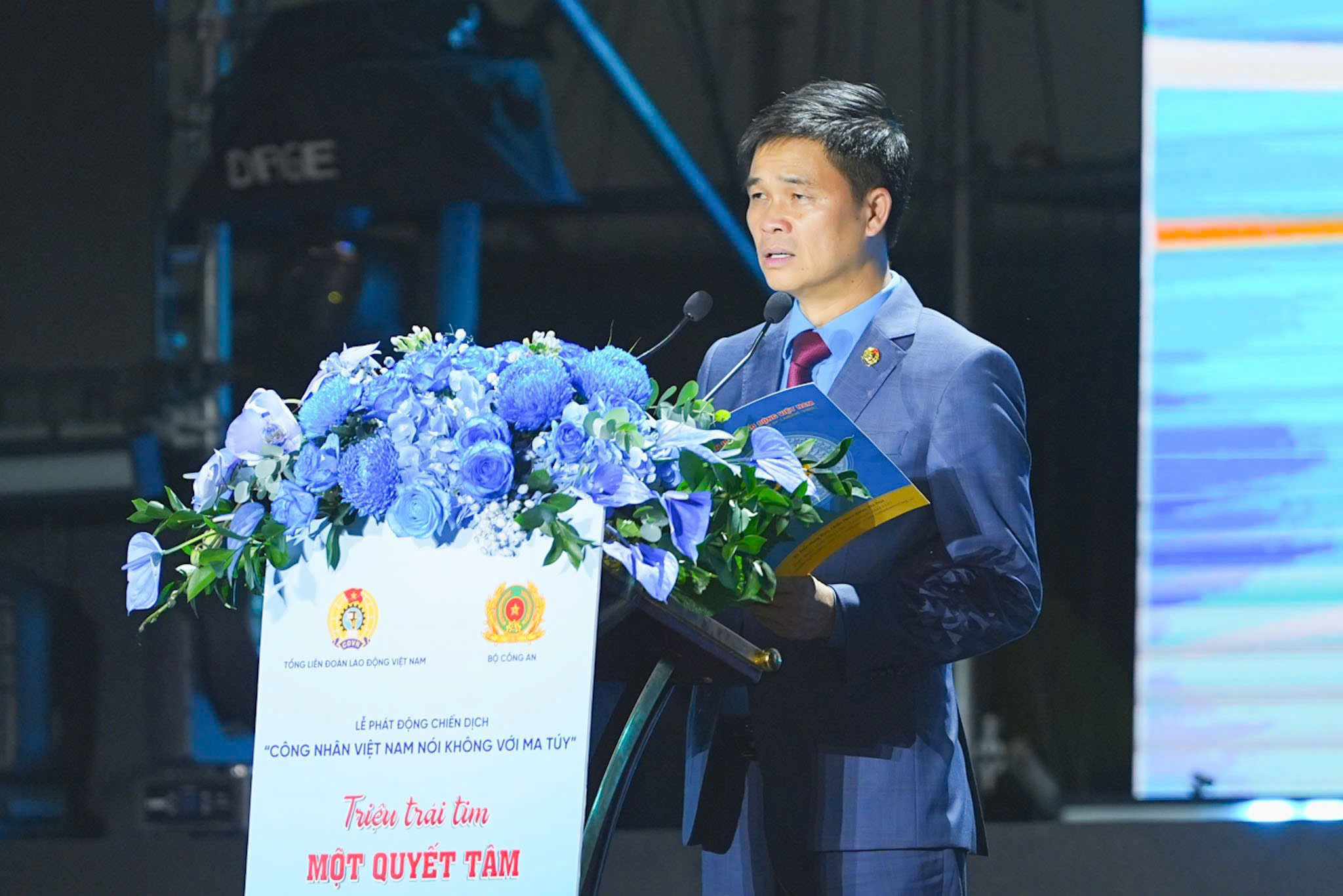 Phó Chủ tịch Thường trực Tổng Liên đoàn Lao động Việt Nam, Ủy viên Ban Chỉ đạo Trung ương Chương trình mục tiêu quốc gia phòng, chống ma túy Ngọ Duy Hiểu phát động chiến dịch