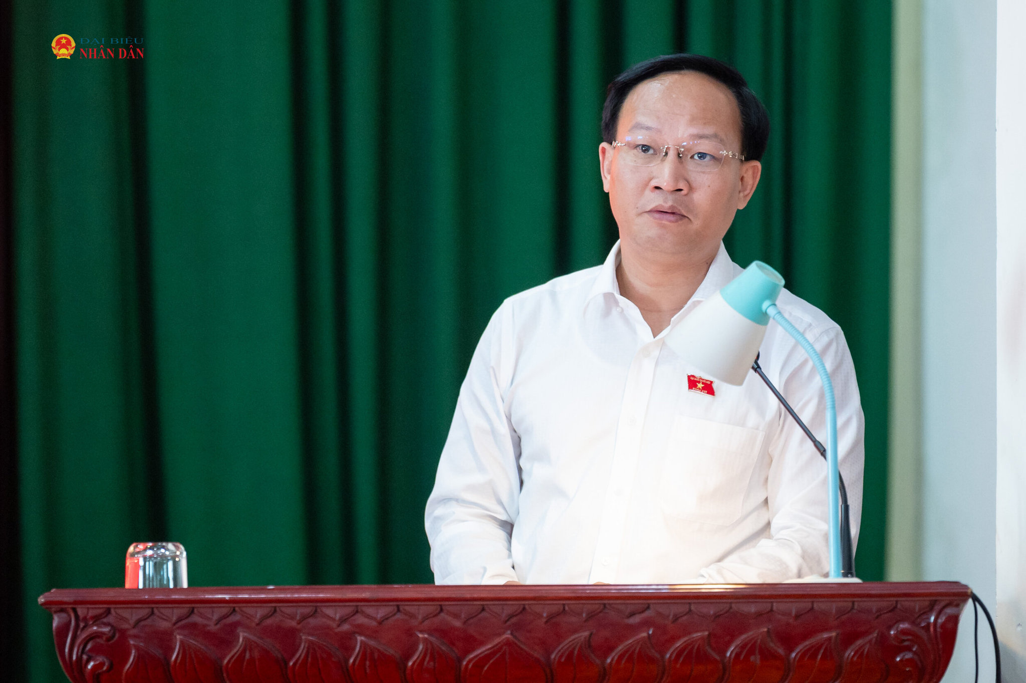 Phó Chủ tịch UBND tỉnh Phạm Văn Thịnh phát biểu làm rõ về các vấn đề liên quan đến công tác quản lý nhà nước thuộc thẩm quyền mà cử tri nêu