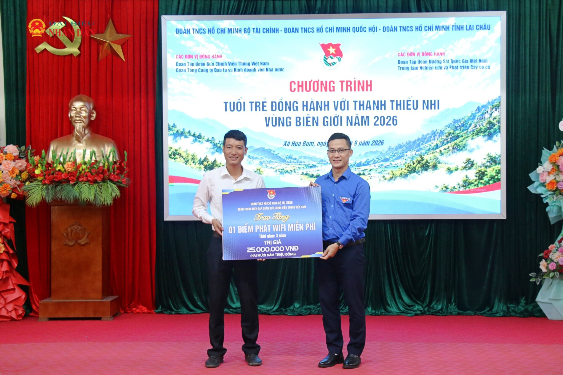 Đoàn Thanh niên Tập đoàn VNPT trao tặng công trình điểm phát WiFi miễn phí, góp phần hỗ trợ người dân và thanh thiếu nhi tiếp cận thuận lợi hơn với thông tin, tri thức và các dịch vụ số