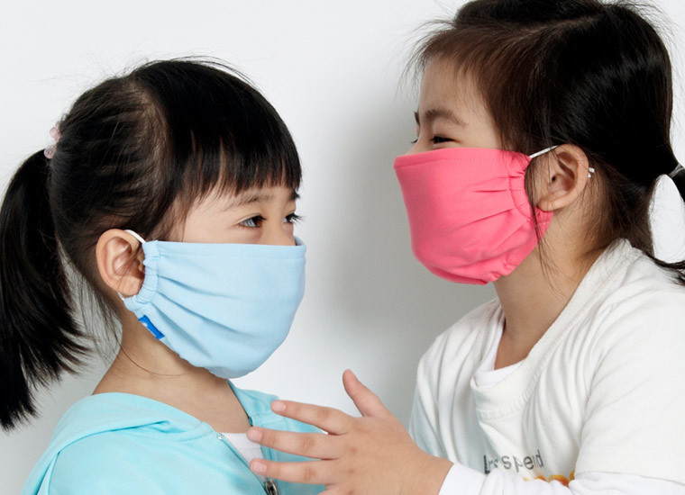 Một trong những nguyên nhân khiến trẻ hen đến viện muộn là phụ huynh nhầm lẫn cơn hen cấp với cảm cúm hoặc viêm đường hô hấp thông thường. Ảnh minh họa