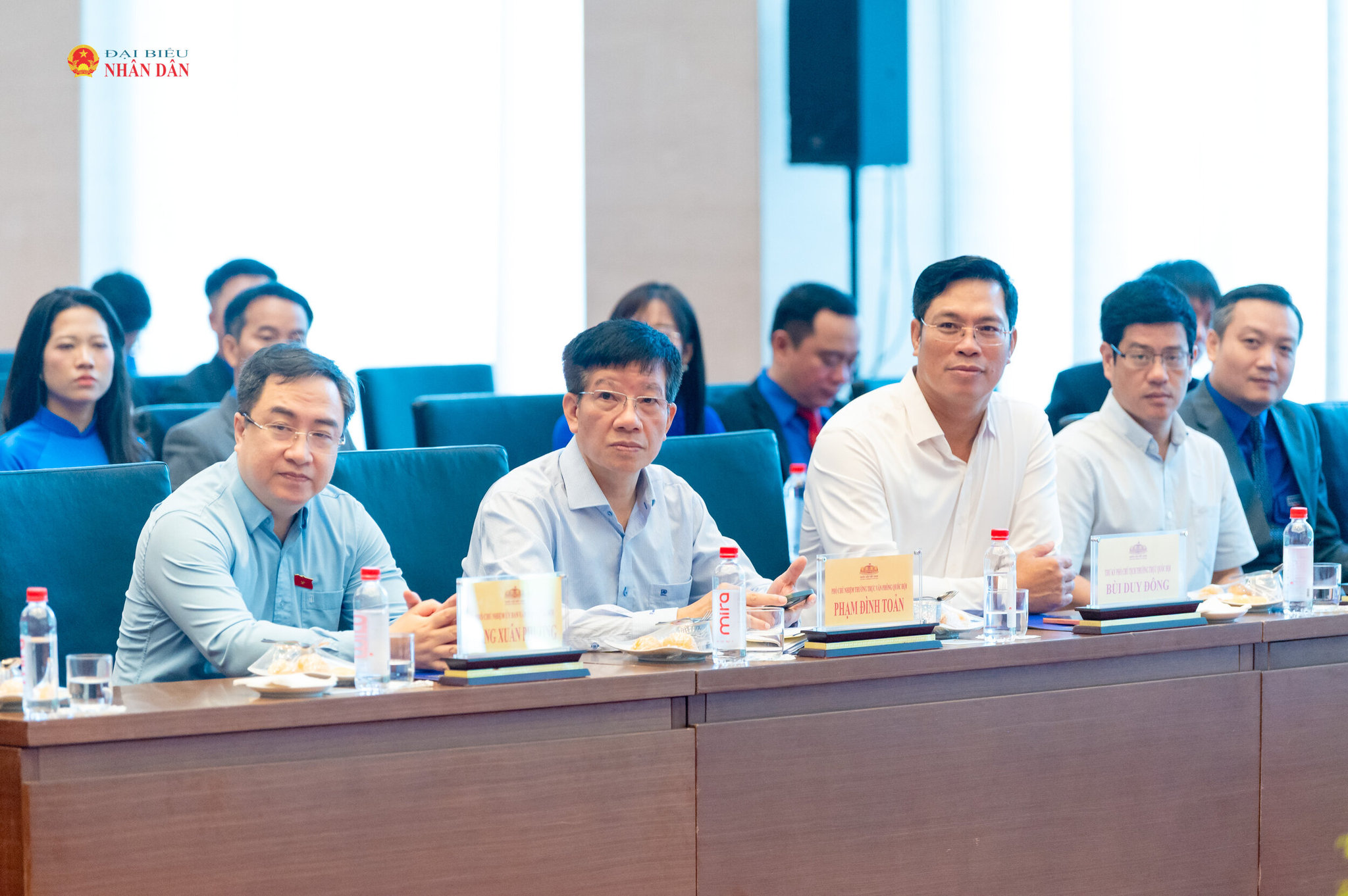 Đại biểu tham dự cuộc gặp mặt