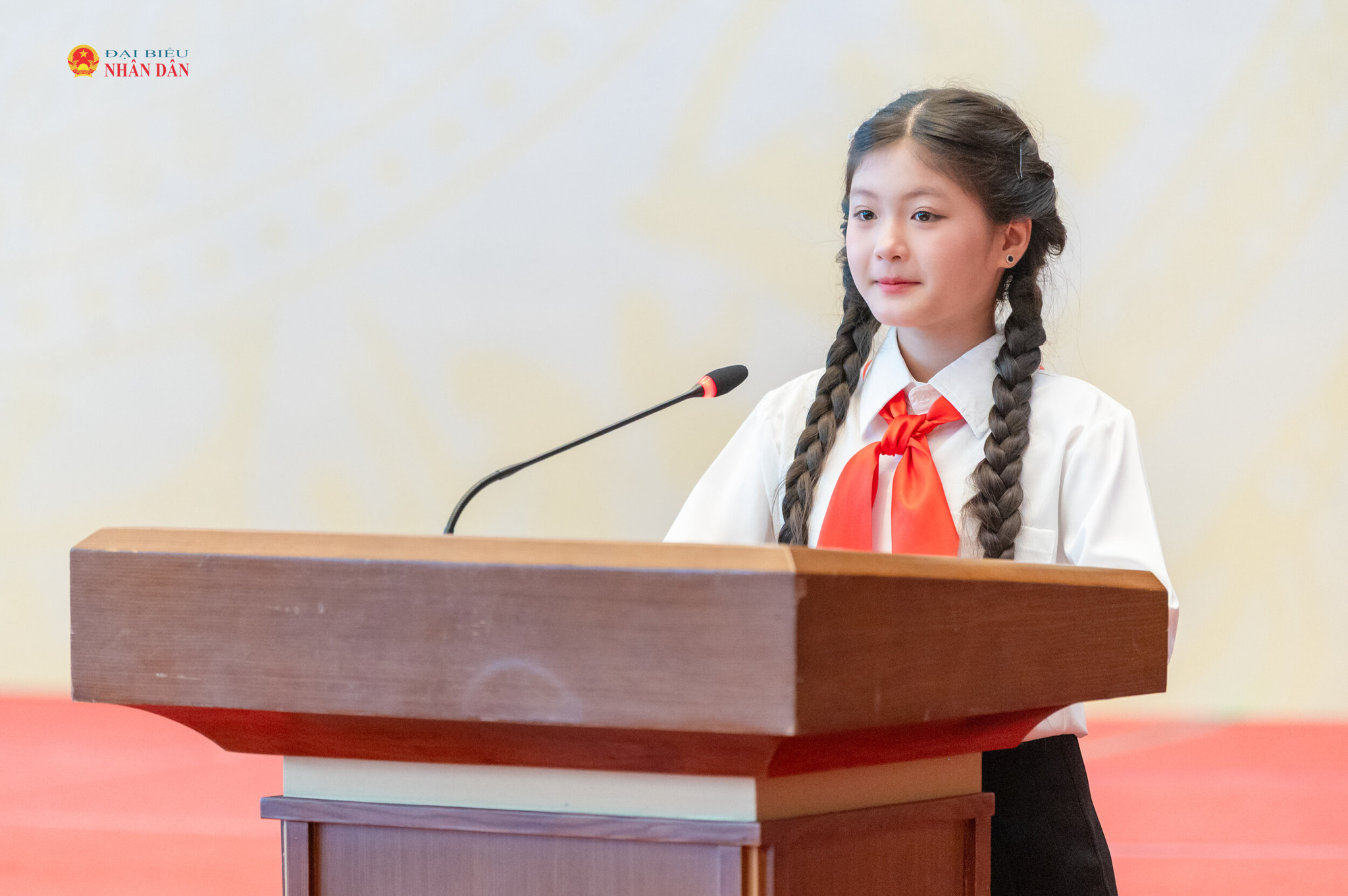 Em Trần Thảo Anh, lớp 5A5, Trường Tiểu học Từ Sơn 1, Thành phố Bắc Ninh phát biểu