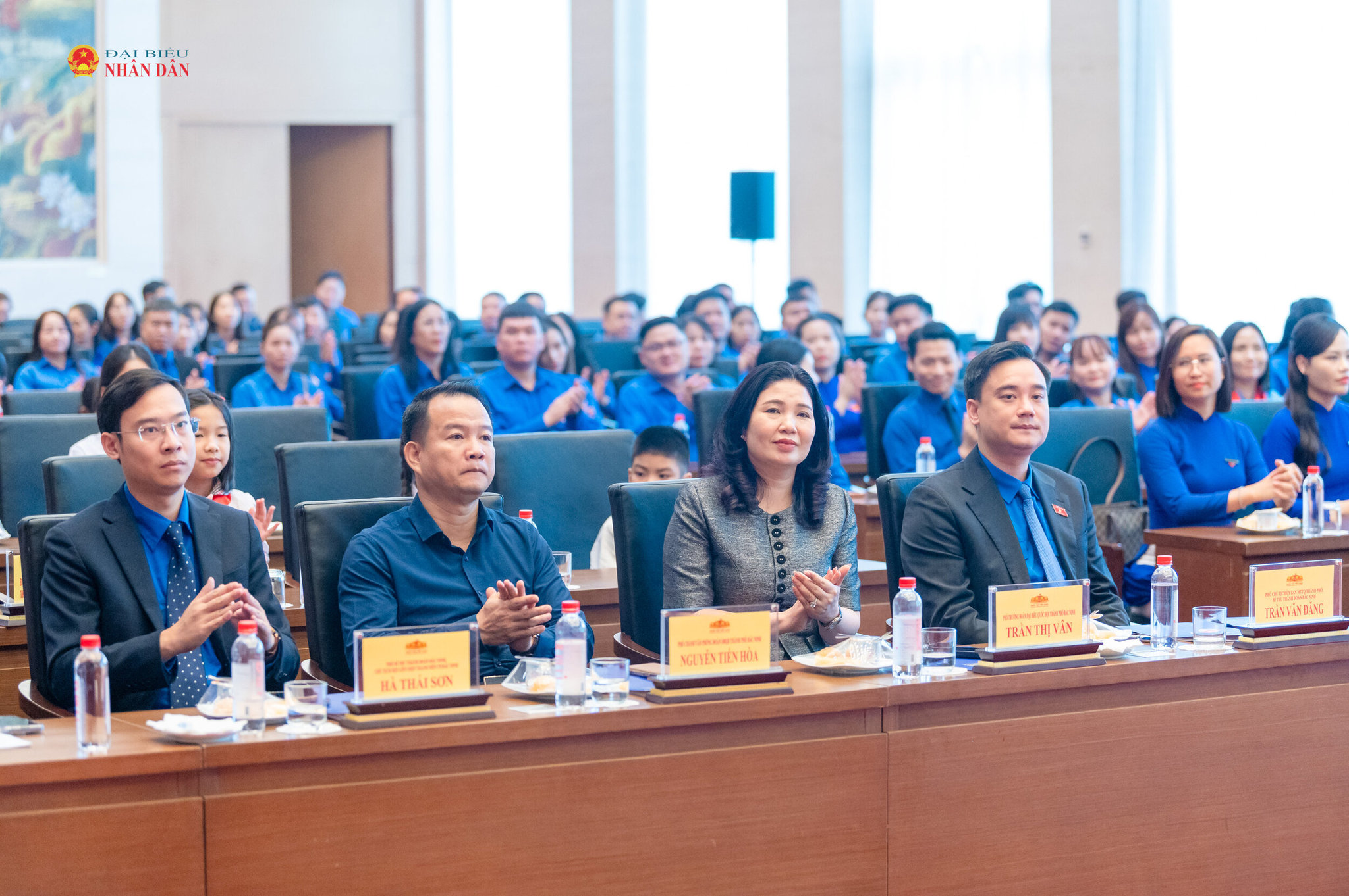 Đại biểu tham dự cuộc gặp mặt