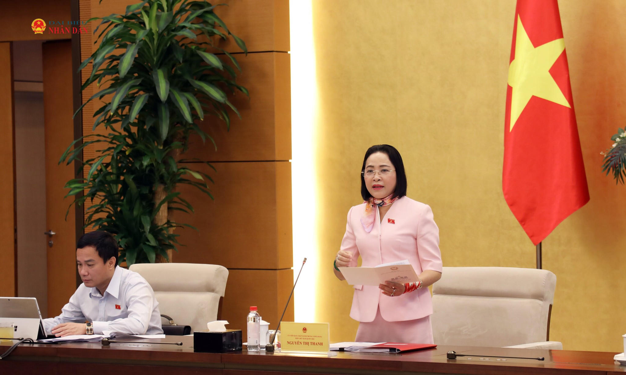 Phó Chủ tịch Quốc hội Nguyễn Thị Thanh phát biểu chỉ đạo Phiên giải trình