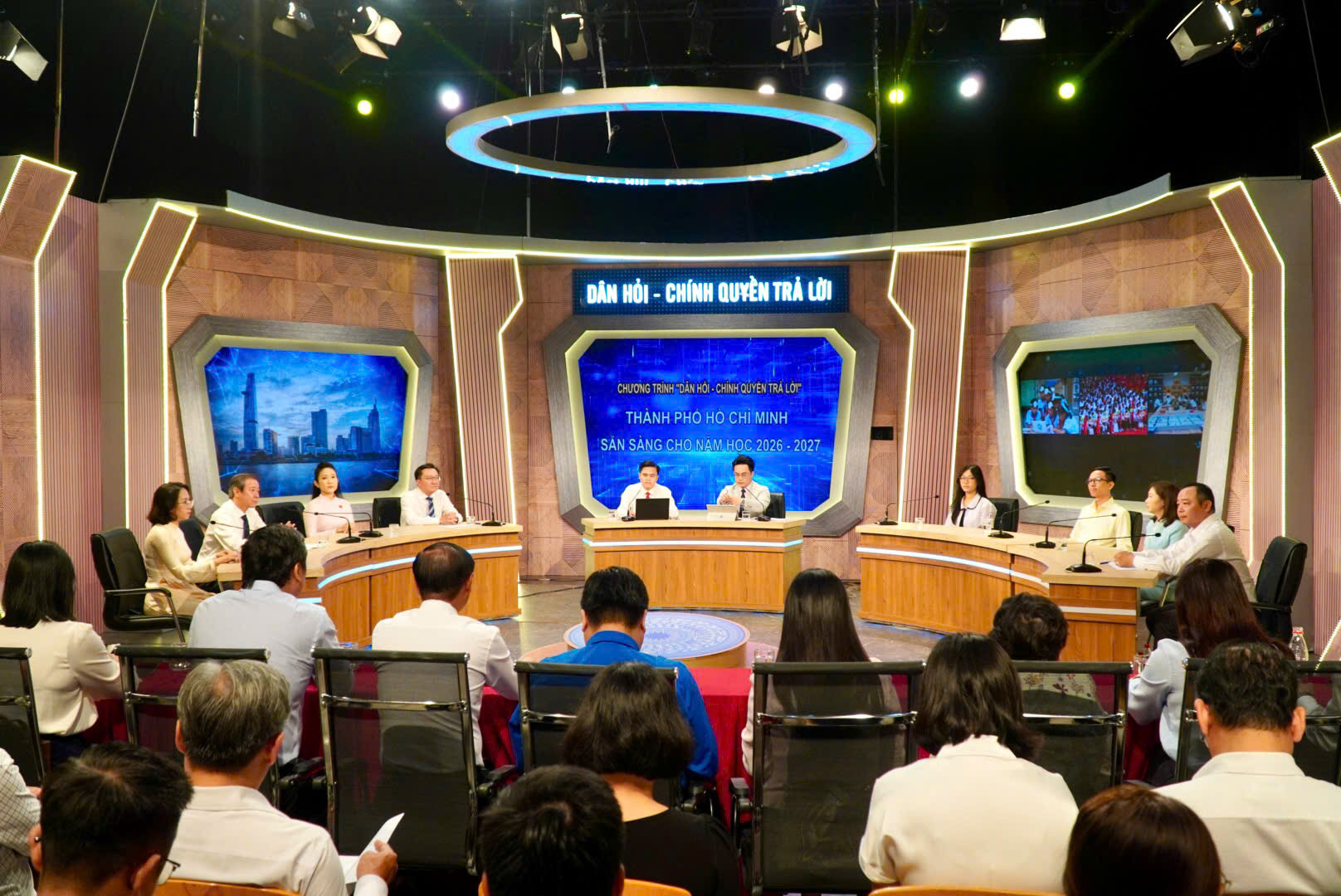 Lắng nghe, đối thoại để giải quyết kịp thời c&aacute;c &yacute; kiến, kiến nghị của cử tri l&agrave; nội dung được HĐND Th&agrave;nh phố Hồ Ch&iacute; Minh đặc biệt quan t&acirc;m