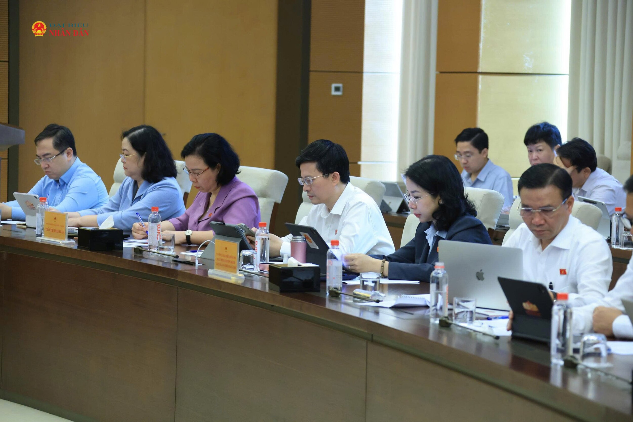 Các đại biểu Thường trực Ủy ban Văn hóa và Xã hội tham dự phiên giải trình