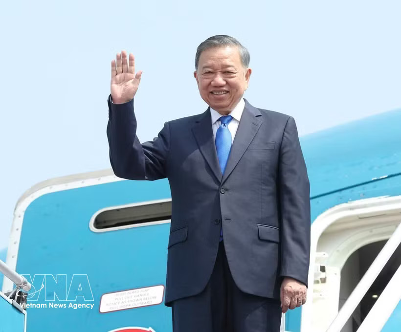 General Secretary of the Communist Party of Vietnam Central Committee and President To Lam departs Hanoi on September 20 morning to attend the UNGA 81 high-level general debate, engage in bilateral activities in the US, and pay a state visit to Canada. (Photo: VNA)